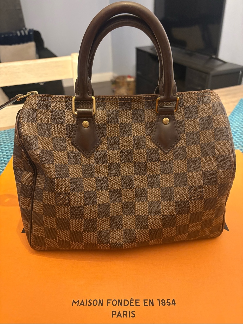 LV Speedy 25 100 % authentic guaranteed.
